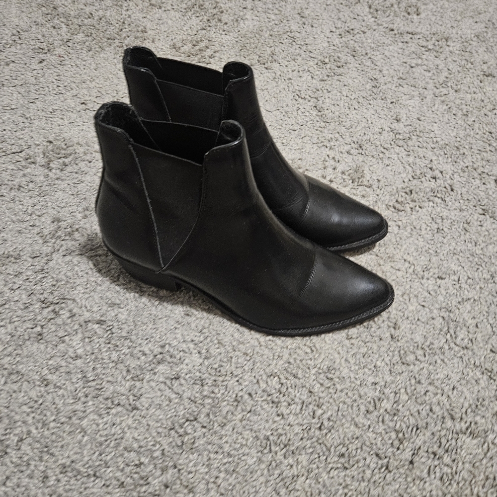 Steve Madden Anyml Black Ankle Boots Size 8 Pointy Toes — image 2 of 8